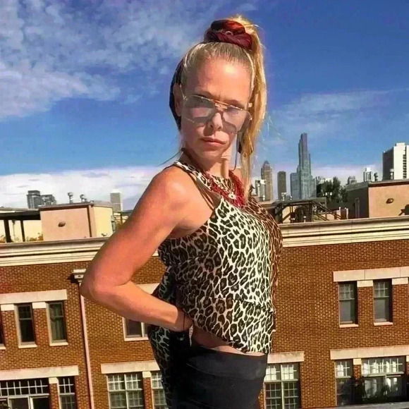 Elizabeth and James Everly Leopard Hi-Low Sleeveless Top small - Picture 4 of 6